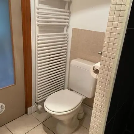 Maison Et Son Jardin Situés Dans Le Condroz *