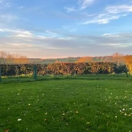 Maison Et Son Jardin Situes Dans Le Condroz