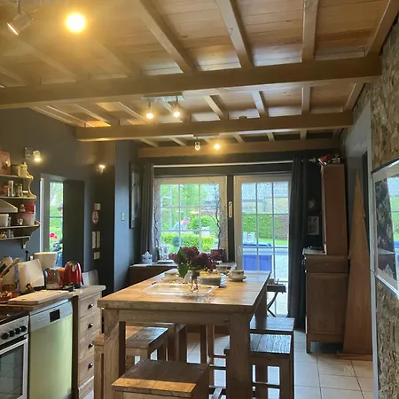 Vila Maison Et Son Jardin Situes Dans Le Condroz