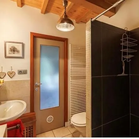 Maison Et Son Jardin Situes Dans Le Condroz *