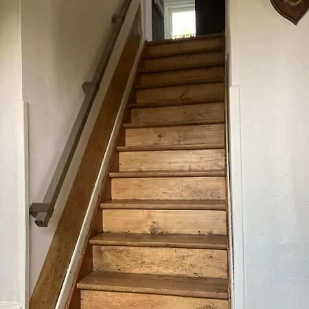 Maison Et Son Jardin Situes Dans Le Condroz *