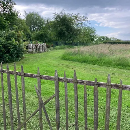 Villa Maison Et Son Jardin Situés Dans Le Condroz *