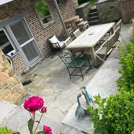 Villa Maison Et Son Jardin Situes Dans Le Condroz Marchin